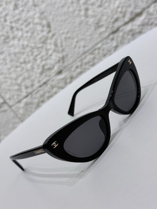 Chanel black upward-slanting cat-eye sunglasses
